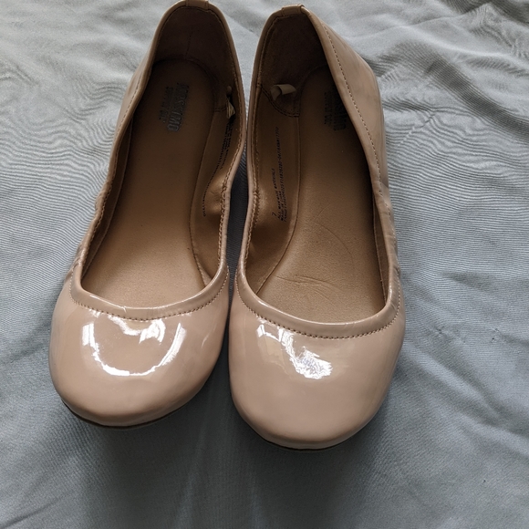 Nude Mossimo Patent Leather Ballet Flats - Picture 2 of 7
